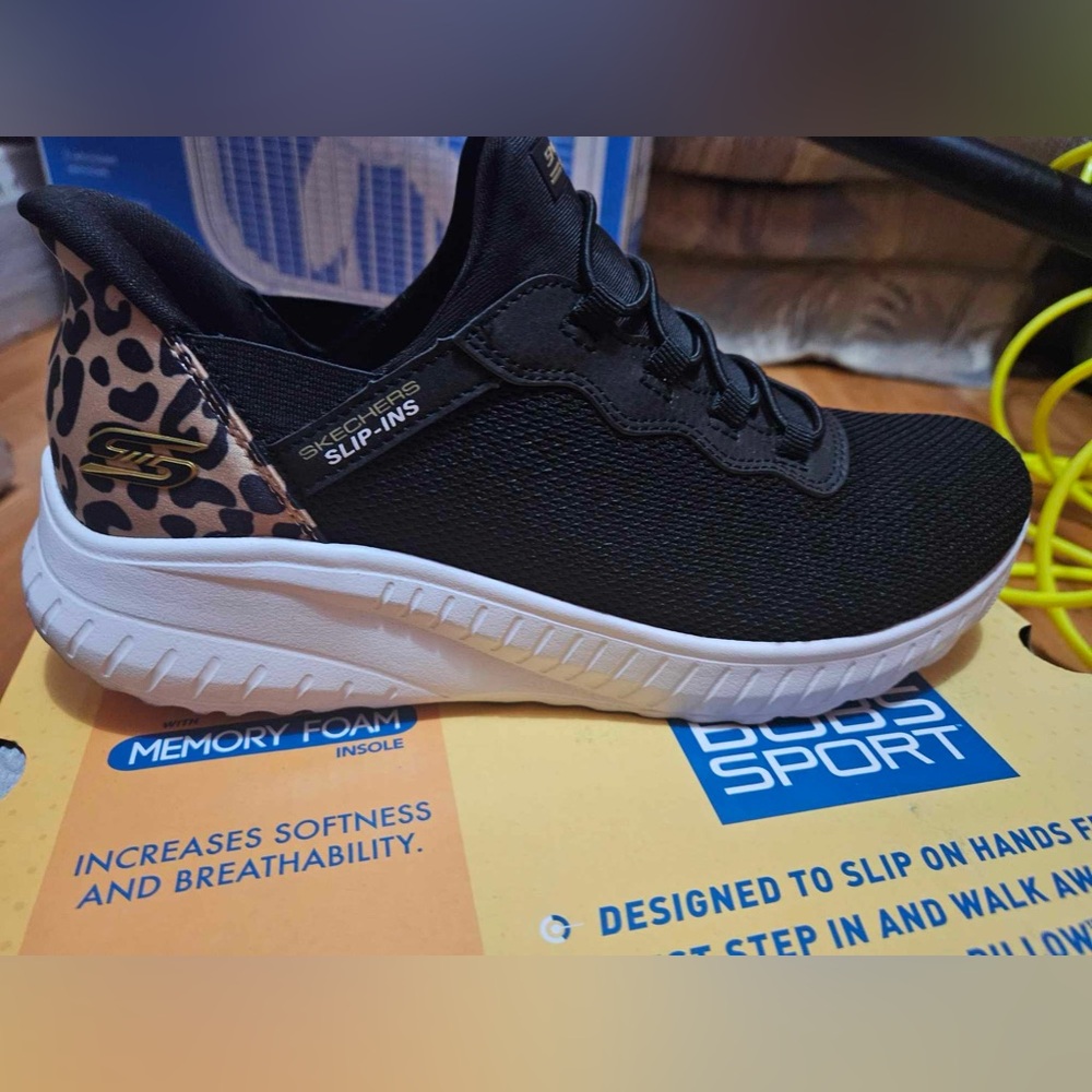 Women’s Sketchers Slip in shoes